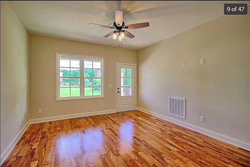 2308 Quality St, photo 3