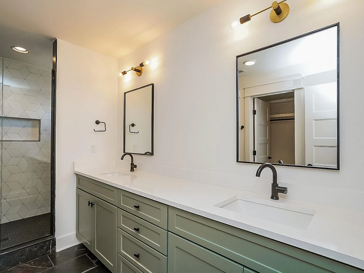 320 Leafland Ave, photo 6