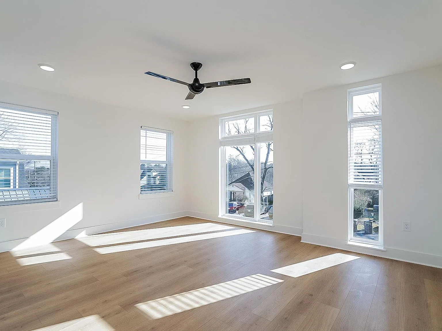 320 Leafland Ave, photo 7