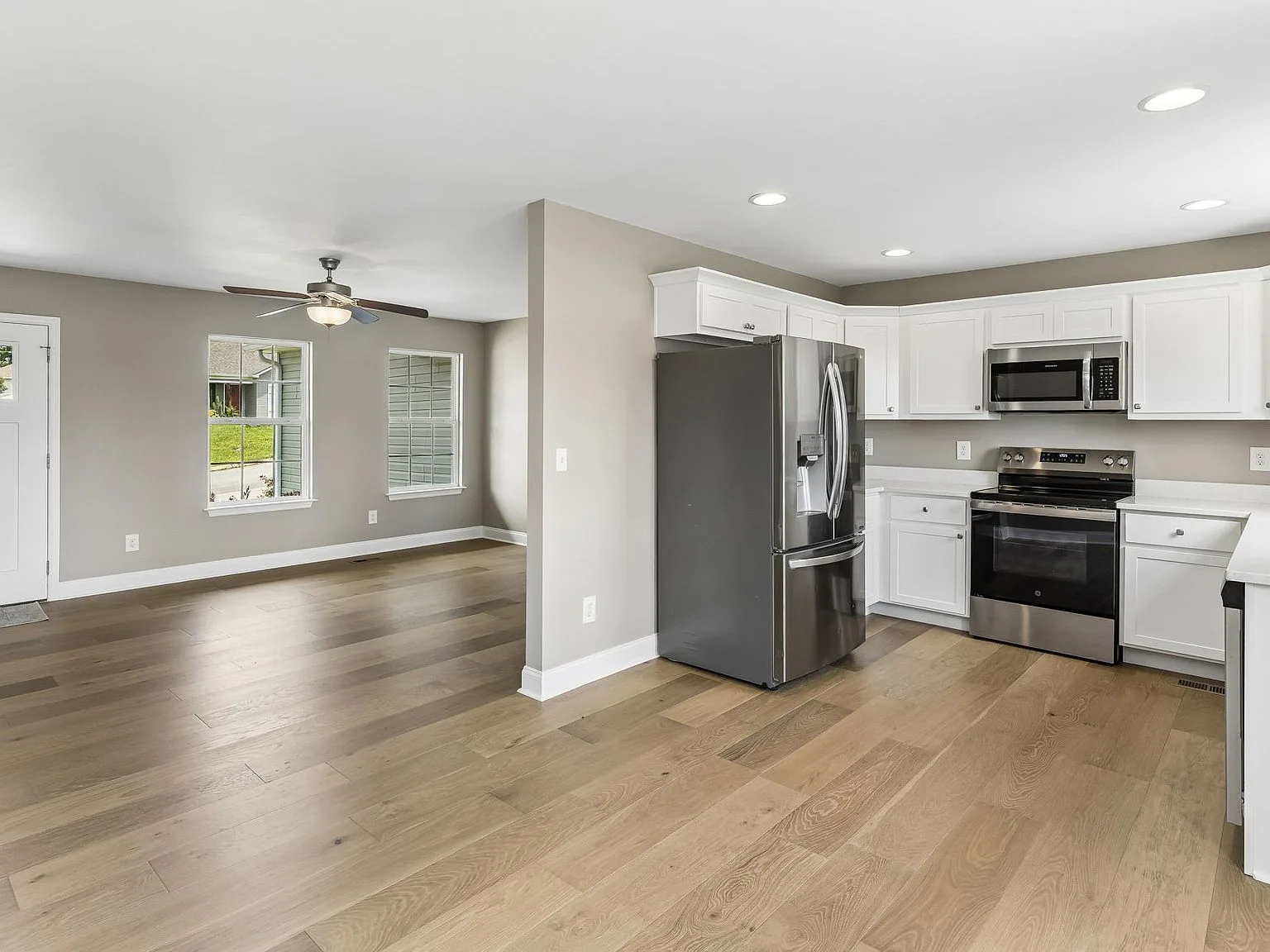 308 Marymont Ln, photo 3