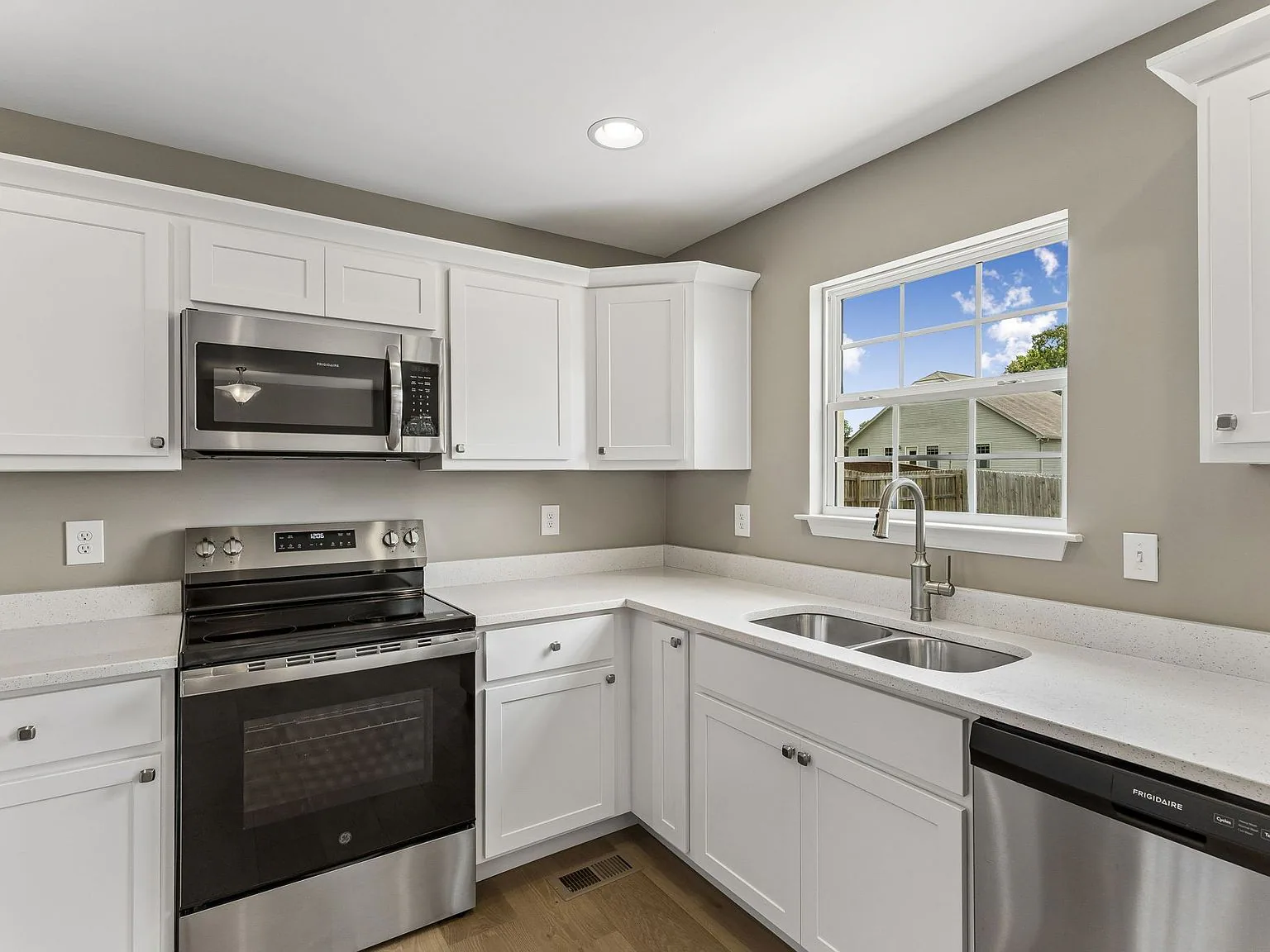 308 Marymont Ln, photo 7