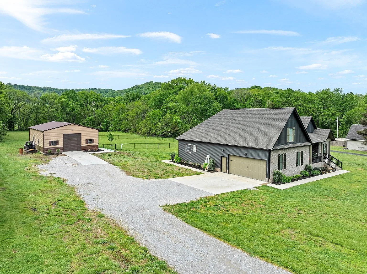 2057 Tice Dr, photo 2