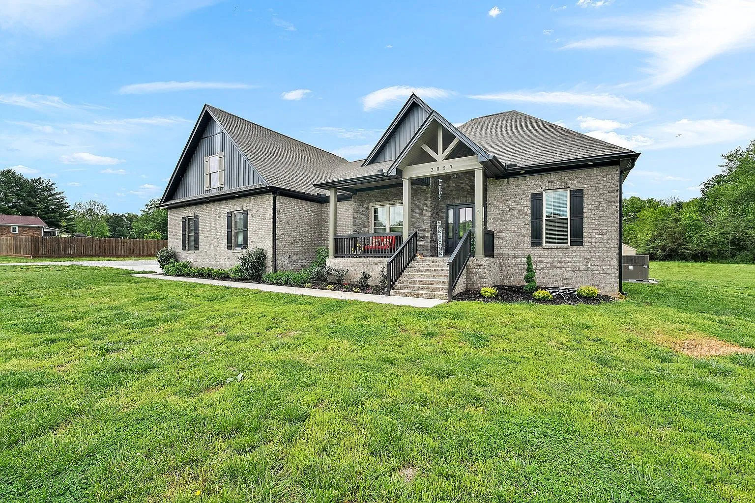 2057 Tice Dr, photo 4