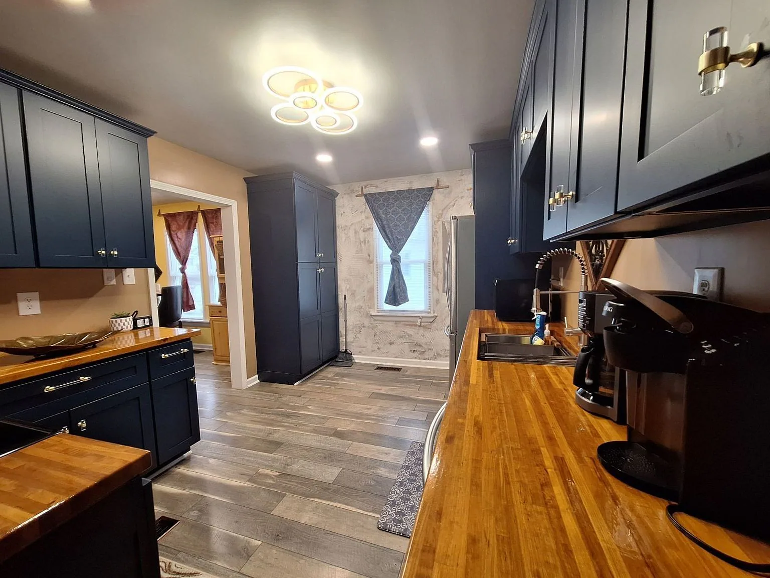 426 Park St, photo 2