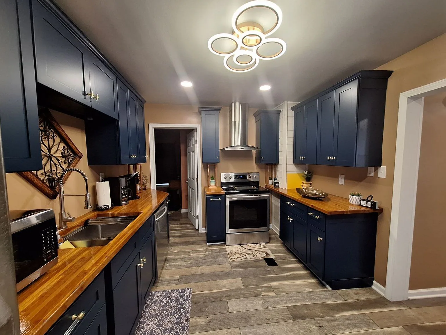426 Park St, photo 3