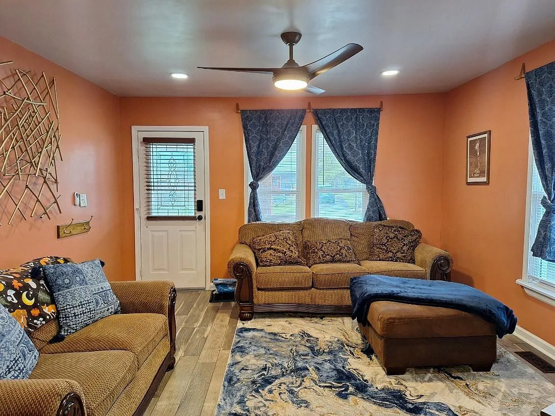 426 Park St, photo 4
