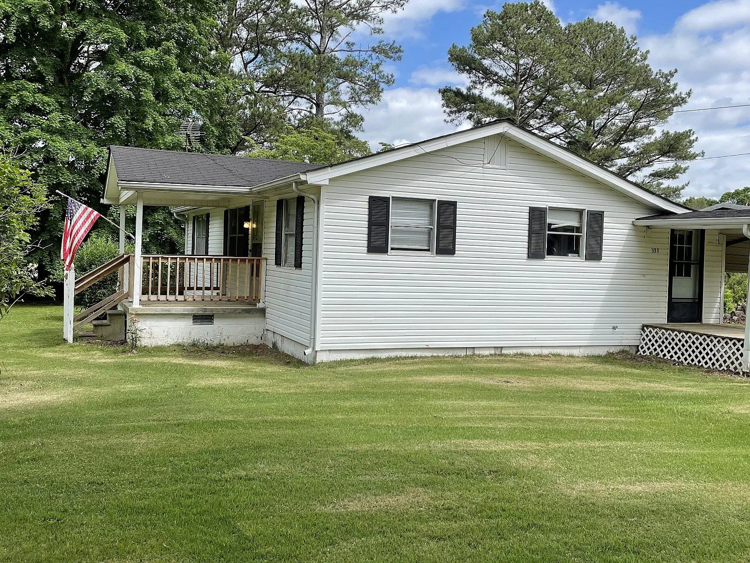 296 Blue Bird Rd, Summertown