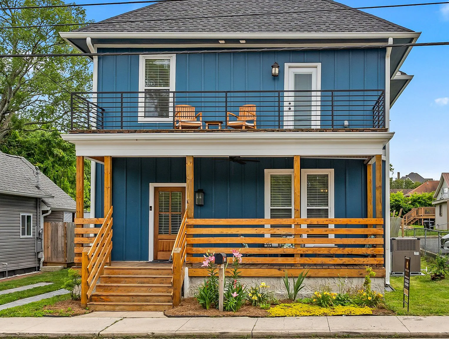 104 E 9th St, Columbia