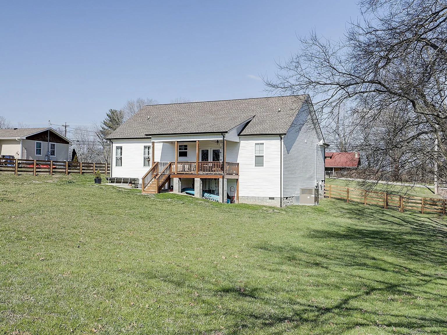 1058 Mapleash Ave, photo 6